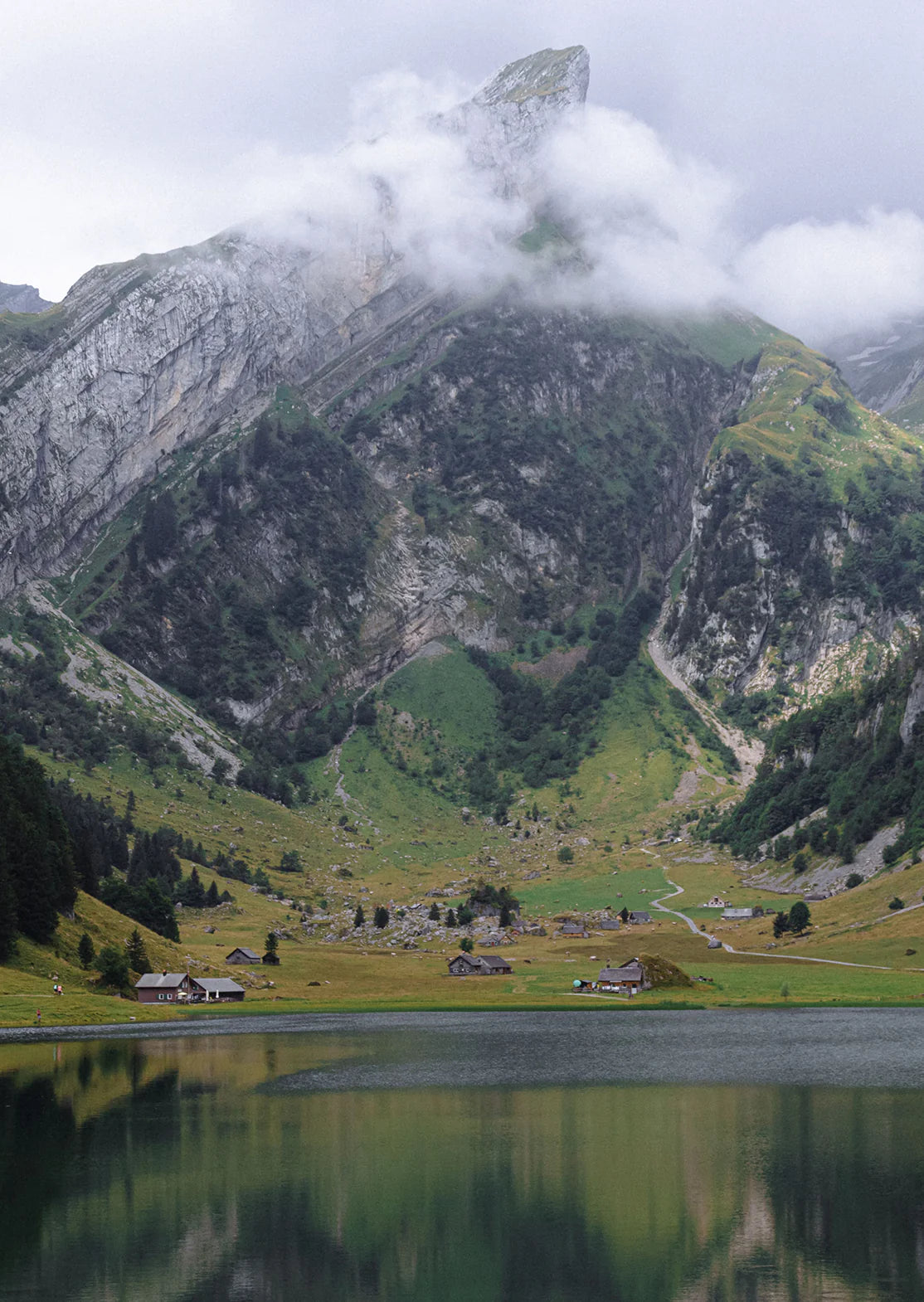 Apenzelle-Swiss-Landscape-DeMoi.webp